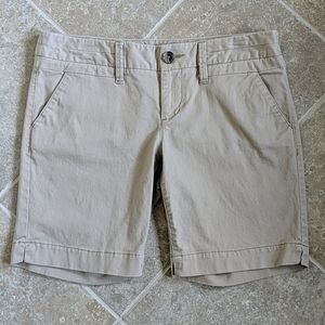 AE Khaki Shorts 8.5" Inseam